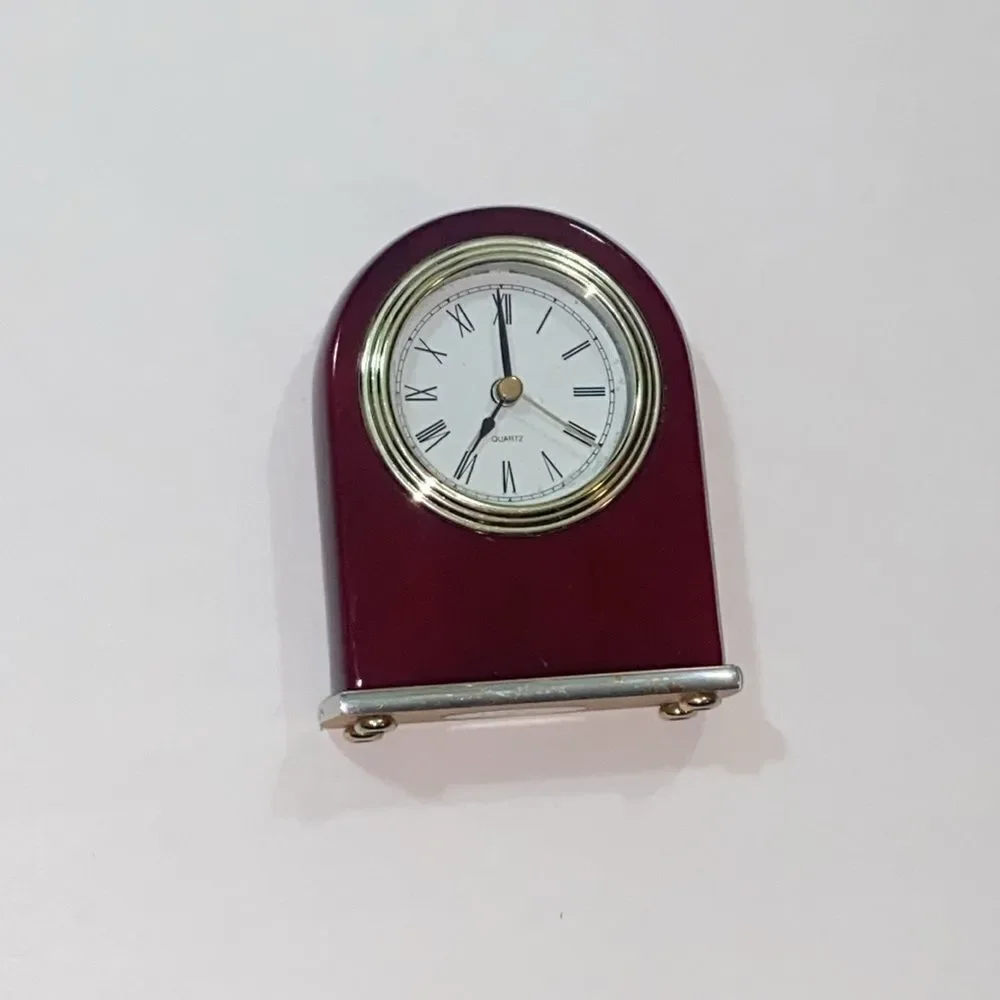 Elegant Red Burgundy  and Gold Quartz Clock